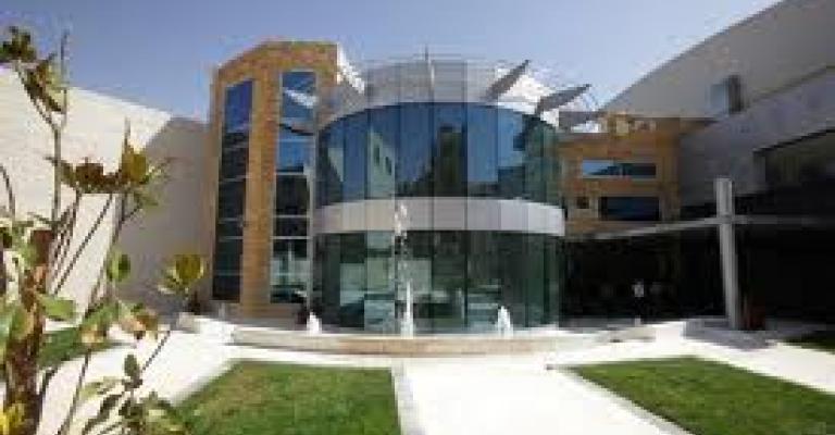 أمانة عمان تزيل كتابات ورسومات مسيئة للشعور الديني