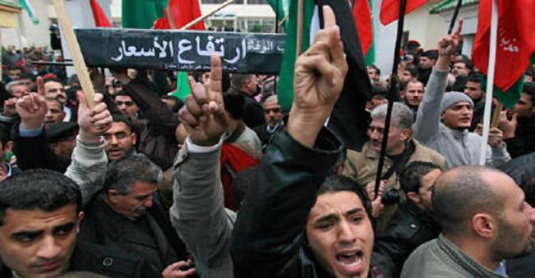 قطاعات صناعية وتجارية تتجه للتصعيد بعد رفع الكهرباء