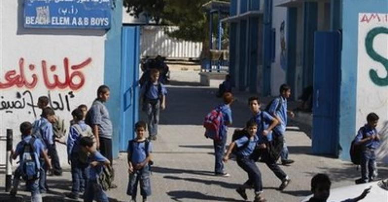 700 طالب من فلسطينيي سورية في مدارس الأنروا بالمملكة