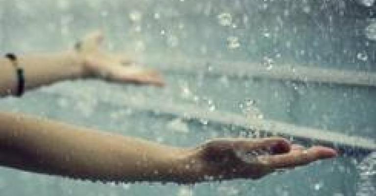 انخفاض طفيف على الحرارة وأمطار خفيفة السبت