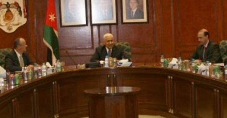 النسور: الأزمة السورية جاءت في أصعب الظروف الاقتصادية