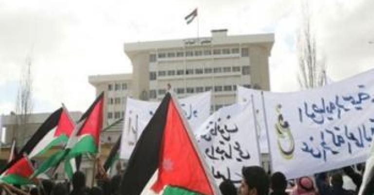 زيادة الاحتجاجات العمالية والغالبية في القطاع العام