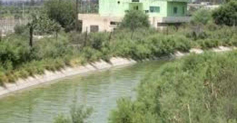 المزارعين وحماية المستهلك يحذرون من رفع أسعار مياه الري