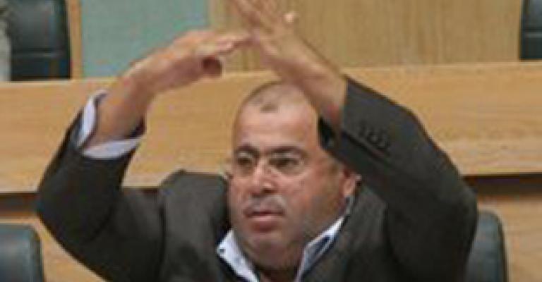 عطية يسأل عن ضرائب المحروقات 