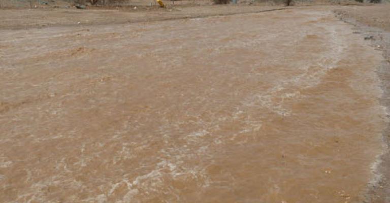 المفرق: السيول تداهم خياما لسوريين