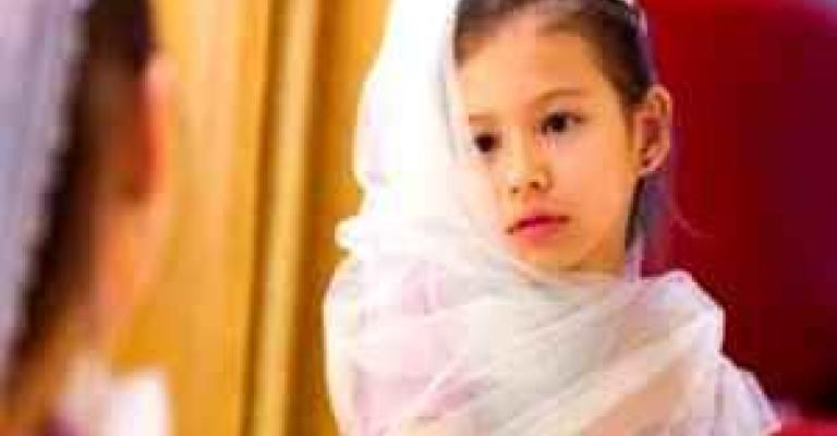 تضامن: الزواج والحمل المبكران يجردان الفتيات من حقوقهن الأساسية