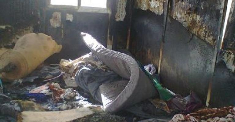 الزعتري: إصابة أب وأبنائه إثر حريق كرفان- صور