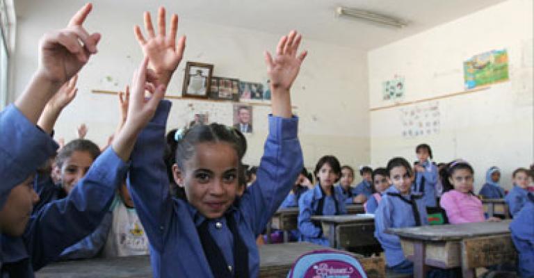 الروضان تكتب: التعليم ..حديث براق وواقع مظلم