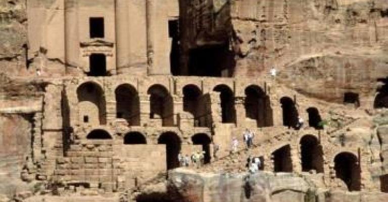 نمو الدخل السياحي لـ2830 مليون دولار