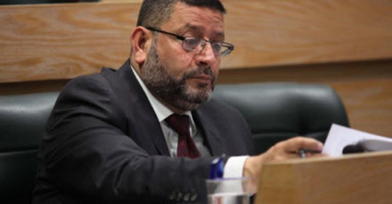 الشيخ يسأل عن أعداد المتزوجات من غير أردنيين