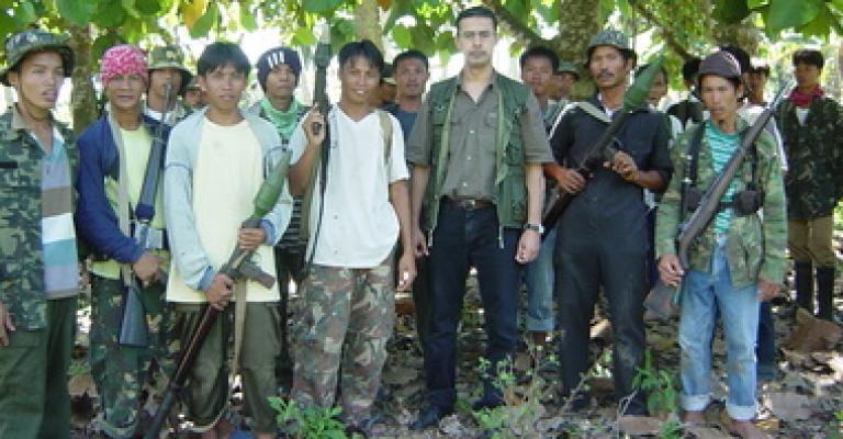 جماعة فلبينية مسلحة تفرج عن الصحفي الاردني العطياني