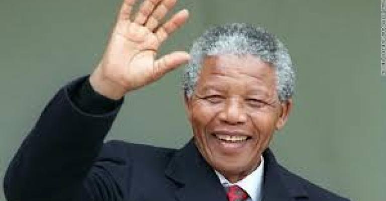 الملكة ورئيس الوزراء يشاركان في تشييع مانديلا