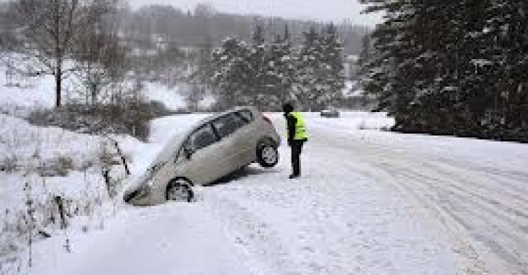 وفاة وافد واصابة 4 مواطنين في حادثين منفصلين بالمفرق
