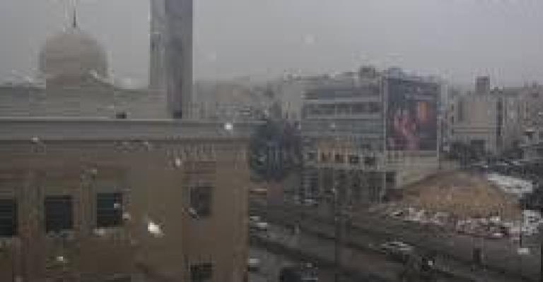 تعليق وتأخير الدوام في عدد من الجامعات والمدارس