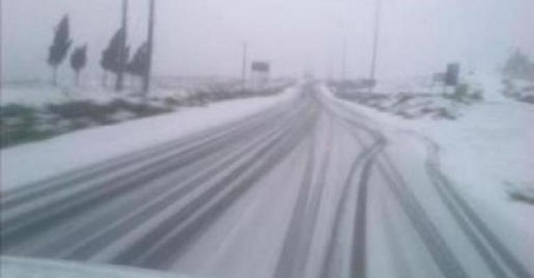 معظم طرق المملكة الرئيسية سالكة وتحذيرات من الانجماد