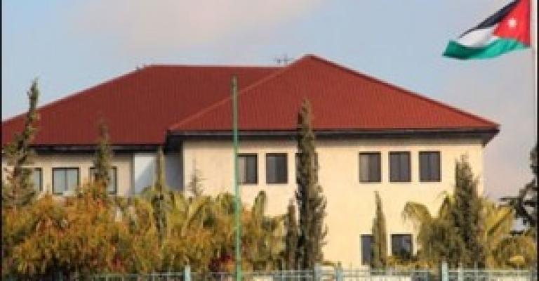 الحكومة تدين تفجيرات بيروت