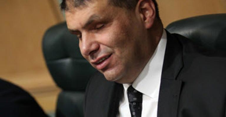 التشريع بين مطرقة الخجل والاستحياء وسندان الديماغوجية والاسترضاء التشريع بين مطرقة الخجل والاستحياء وسندان الديماغوجية والاسترضاء