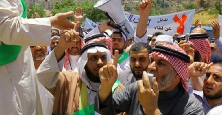 الأئمة يرفضون إخراج المؤذنين من قانون النقابة