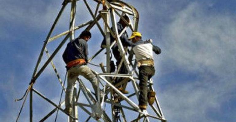 عمال توزيع الكهرباء يضربون عن العمل آيار المقبل