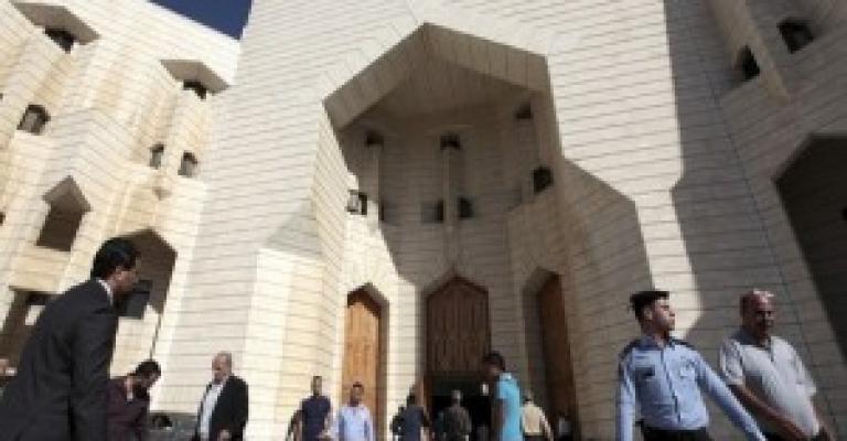 " العدل العليا " تلغي قرار شمول العاملين بعقود بمستشفى حمزة