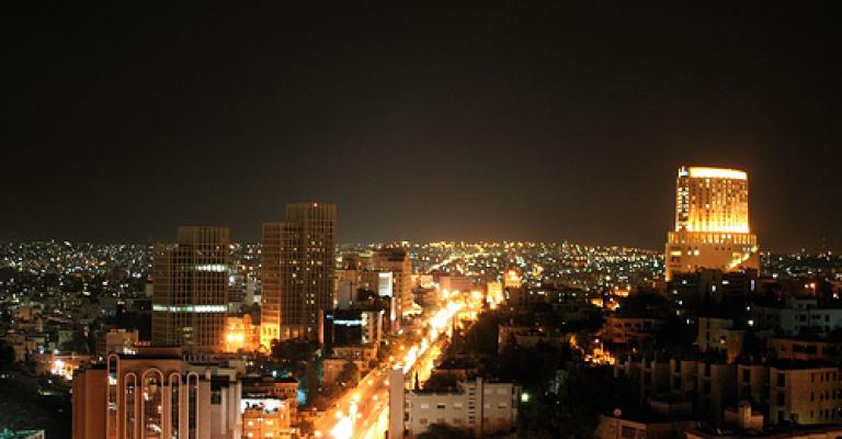 أجهزة توقيت فلكية لاعمدة إنارة عمّان