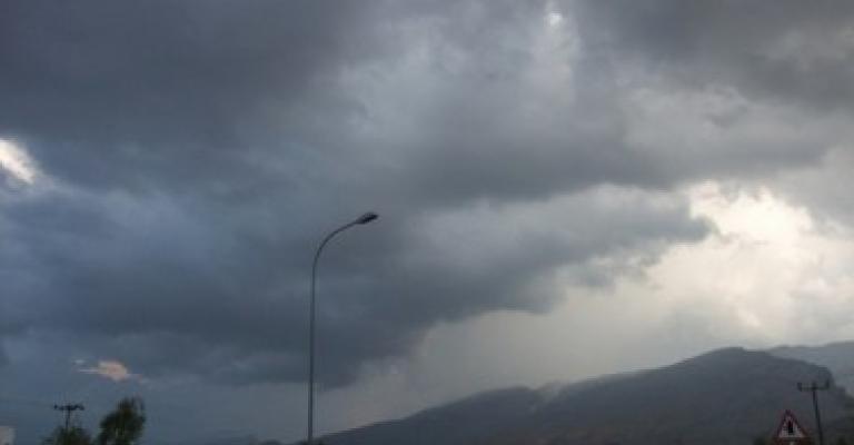 انخفاض على درجات الحرارة وأمطار محلية