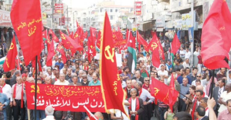 القوميون واليساريون يدينون ابعاد السفير السوري 