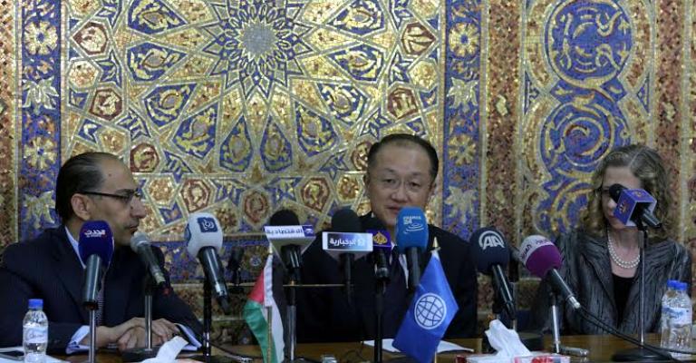 سيف: إمكانية الحصول على قرض بـ700 مليون دولار