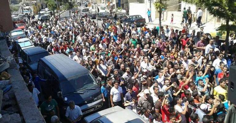 مسيرة الوحدات: "المخيم ينتفض" مسيرة الوحدات: "المخيم ينتفض"