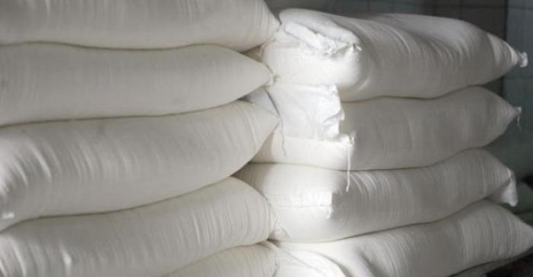 الصناعة والتجارة تقرر بيع الطحين المدعوم لأصحاب المخابز بشكل مباشر الصناعة والتجارة تقرر بيع الطحين المدعوم لأصحاب المخابز بشكل مباشر