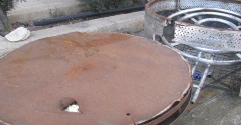 احباط تهريب مواد مخدرة بـ"صاج خبز" لدولة مجاورة