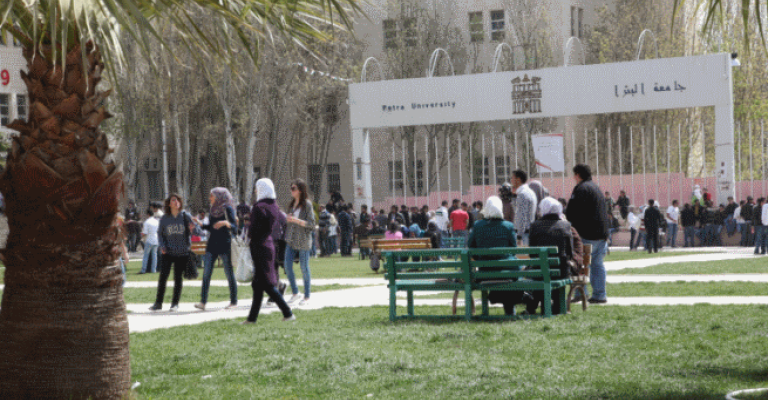 200 الف طالب يبدأون العام الدراسي الجامعي غداً 