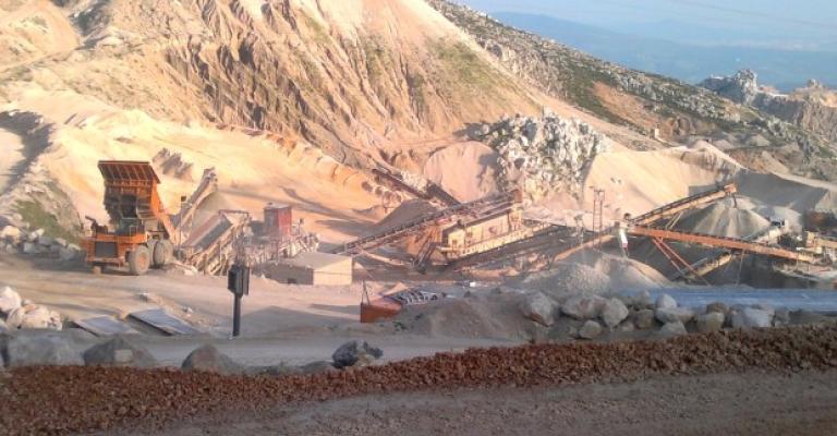 عجلون: اغلاق 50 مقلعاً حجرياً