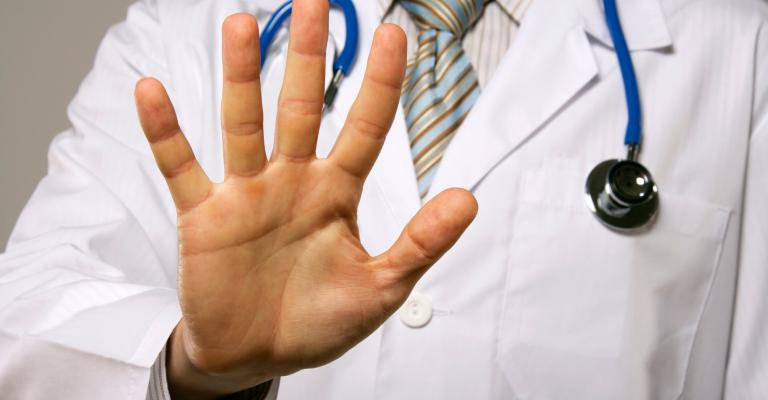 أطباء ينتهكون حق مصابي إيدز بالرعاية الصحية