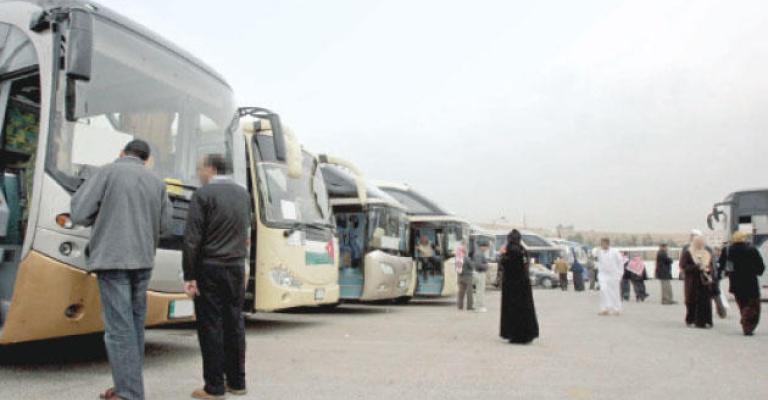 آلاف المعتمرين عالقون على الحدود الأردنية السعودية