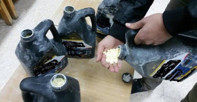 ضبط 135 ألف حبة مخدرة في جالونات زيوت