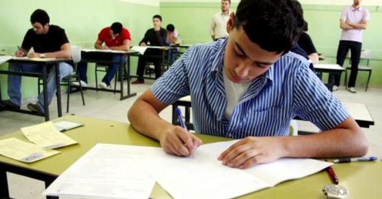 الذنيبات يعلن نسبة النجاح في التوجيهي 40% وإلغاء بعض الفروع