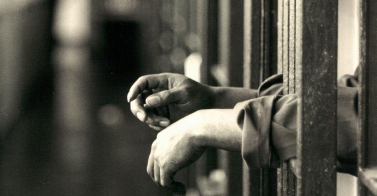 ذوي المعتقلين السوريين من مطلب الإفراج إلى حق معرفة المصير ذوي المعتقلين السوريين من مطلب الإفراج إلى حق معرفة المصير