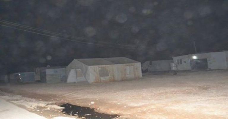 مع وصول العاصفة القطبية... قطاعات في "الزعتري" بلا كهرباء