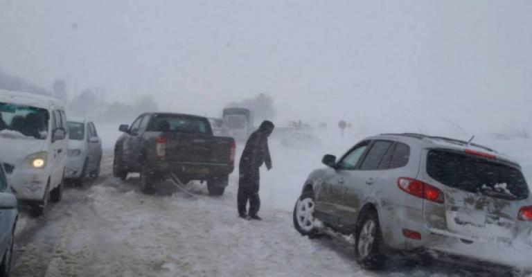 الدفاع المدني: 1489 شخص حاصرتهم الثلوج خلال العاصفة