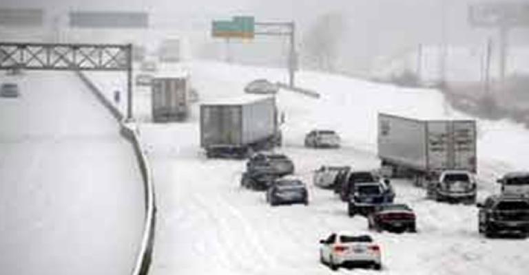 الأمانة والسير ترفعان 1000 مركبة عالقة خلال العاصفة