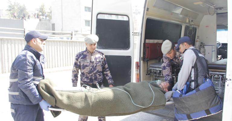 وفاة ثلاثيني واصابة اخر بتدهور مركبة على طريق الغور