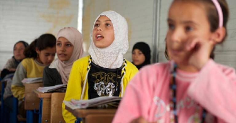 حلقات التعليم في "الزعتري" تلقى إقبالا أكبر من المدارس حلقات التعليم في "الزعتري" تلقى إقبالا أكبر من المدارس