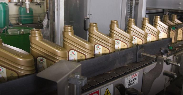 العلاوين: المصفاة تنتج الزيوت المعدنية المحلية بمواصفات عالمية