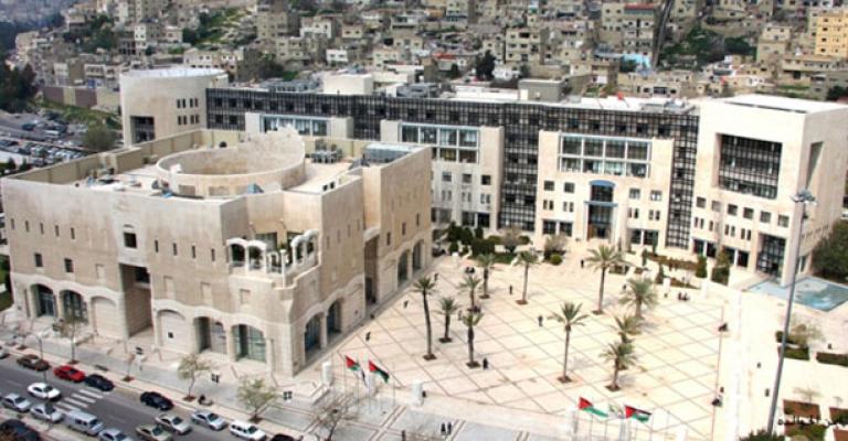 رئيس بلدية الجيزة لـ "عمان نت": لن نعيد موظفي الأمانة