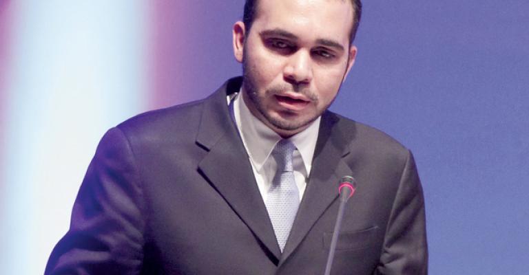 الأمير علي يعلن الخطوط العريضة لبرنامجه الانتخابي للفيفا - تقرير صوتي الأمير علي يعلن الخطوط العريضة لبرنامجه الانتخابي للفيفا - تقرير صوتي