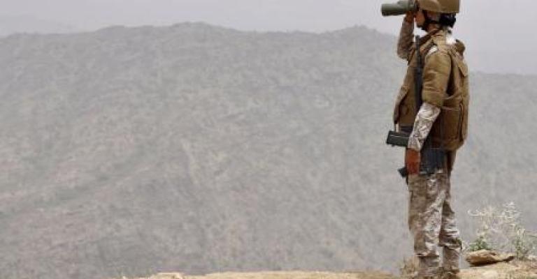 مقتل ثلاثة ضباط سعوديين بقذيفة مورتر أطلقت من اليمن