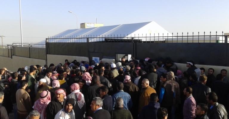 المفوّضية تزدحمُ بلاجئي إربد الطّالبين لوثائقهم المفوّضية تزدحمُ بلاجئي إربد الطّالبين لوثائقهم