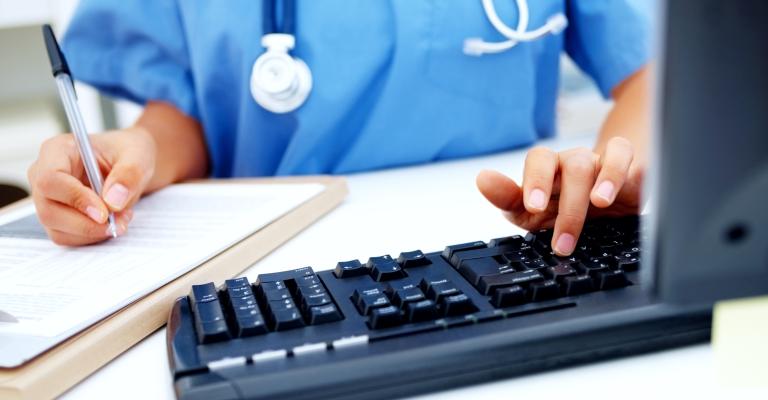 زيادة مشاركة المرأة في "التمريض".. وانحسار النظرة السلبية زيادة مشاركة المرأة في "التمريض".. وانحسار النظرة السلبية