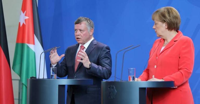 الملك: لا إجراءات للمشاركة بتدخل بري في اليمن